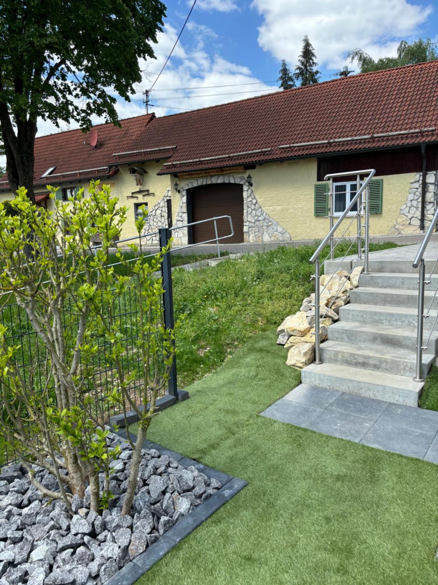 Ferienwohnung Im Usseltal - Monheimer Alb - Altmuehltal - Familie Geyer - Daiting Monheim  Exterior foto